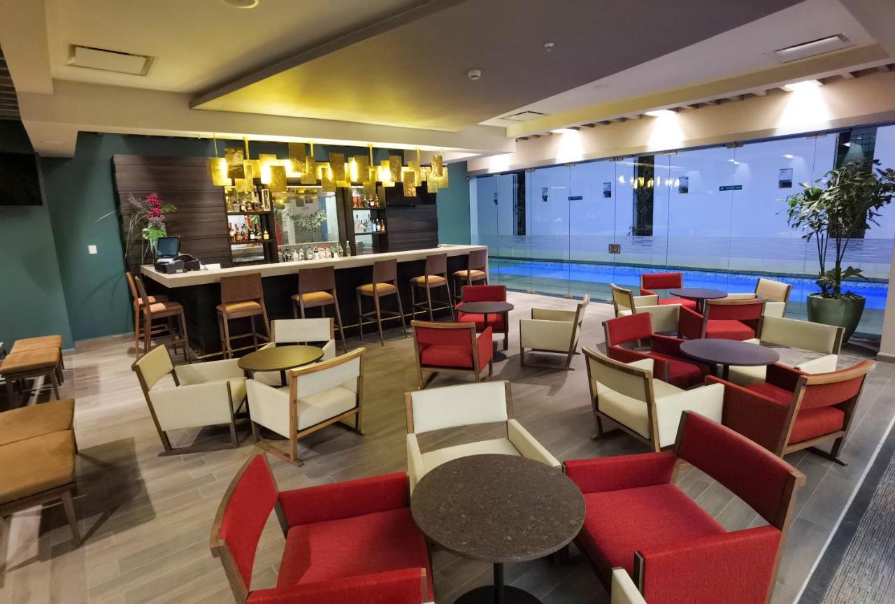Metria Hotel Λεόν Εξωτερικό φωτογραφία The lounge at the airport