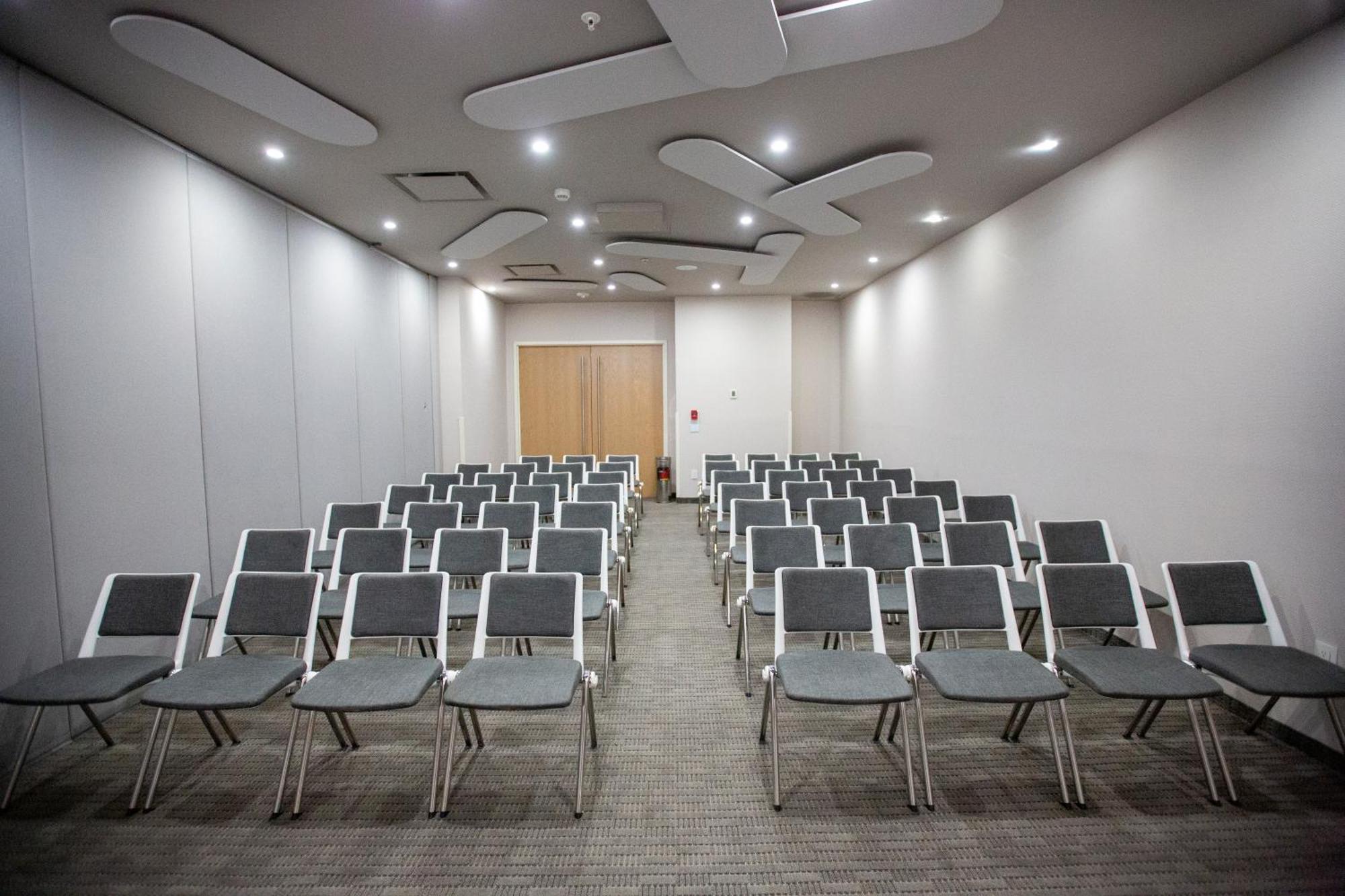 Metria Hotel Λεόν Εξωτερικό φωτογραφία The lecture theatre